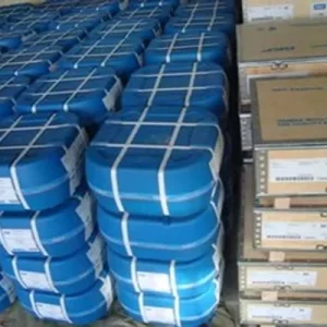 Importação de Lote de Rolamentos SKF – X3 Rolamentos Lote de rolamentos industriais da marca SKF em embalagens de proteção azuis e caixas de madeira importados para pronta entrega.